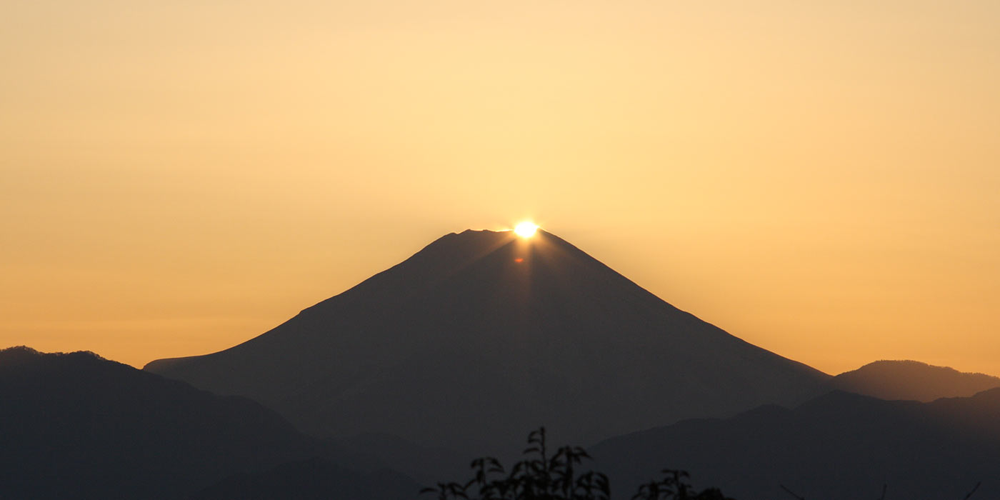 25周年＆忘年山行　高尾山でダイヤモンド富士と焚火を囲む